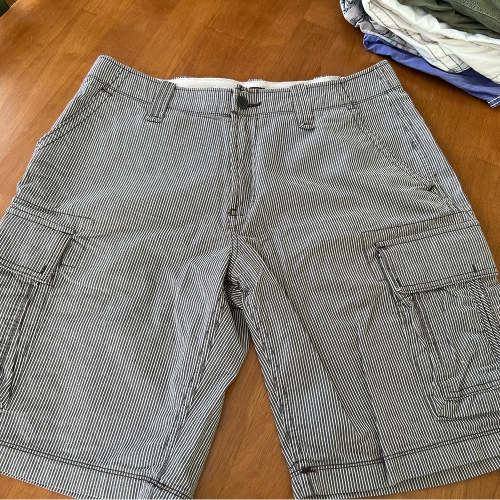 Men’s Denver Hayes size 34 shorts